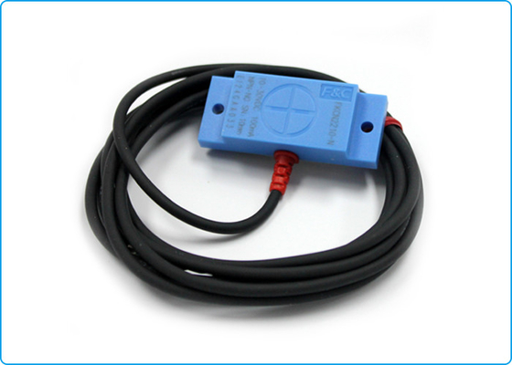 10 mm PNP Type 12V DC Vierkante capacitieve schakel sensor FKCN2210-P niet metaaldetectie